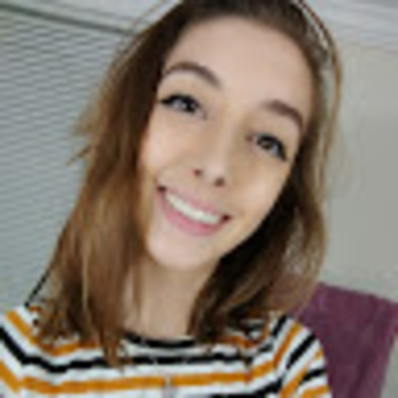 Meet your Posher, Maia - Picture 1 of 1